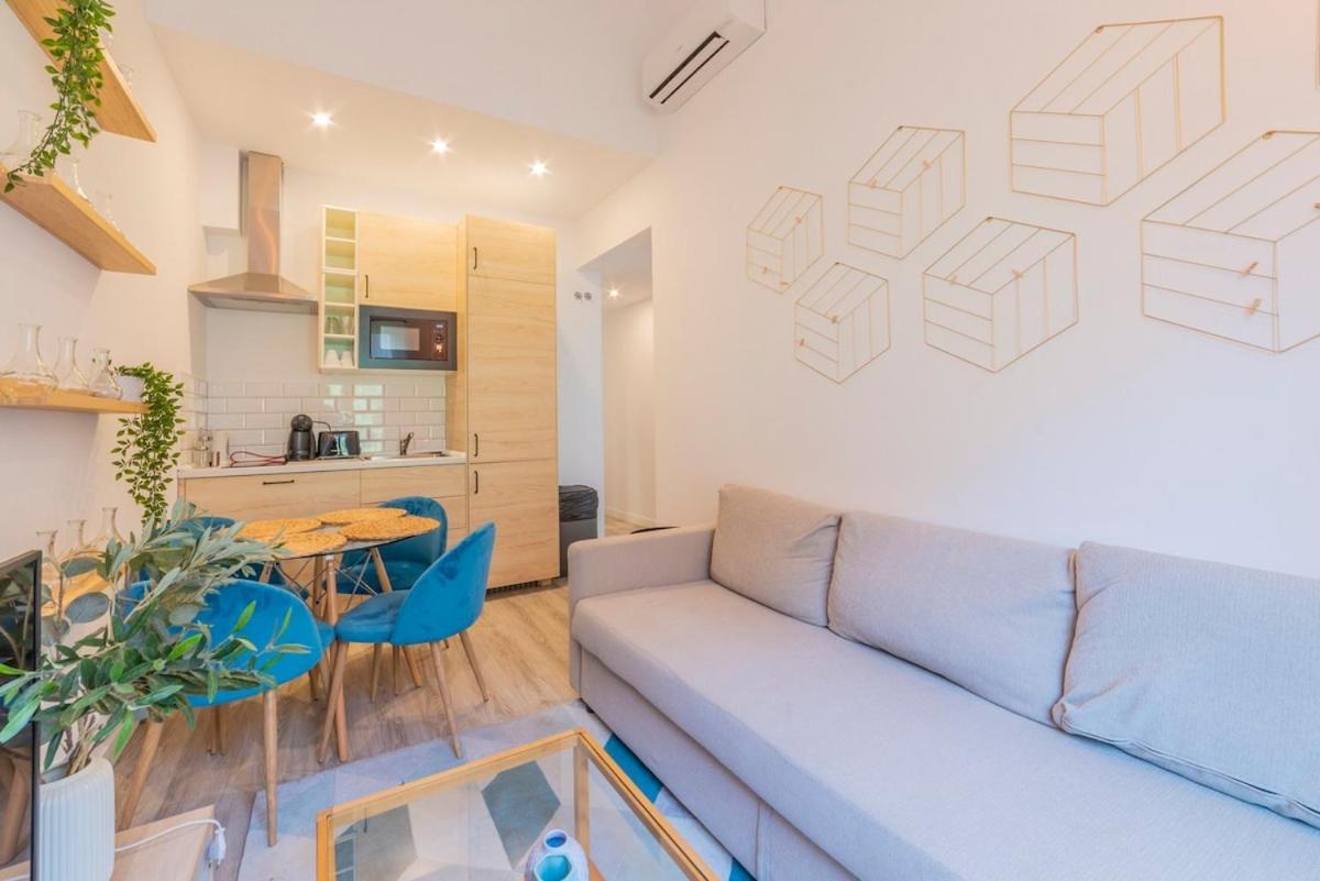Encantador Apartamento Atocha Madrid Kültér fotó