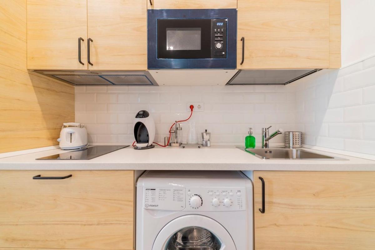 Encantador Apartamento Atocha Madrid Kültér fotó