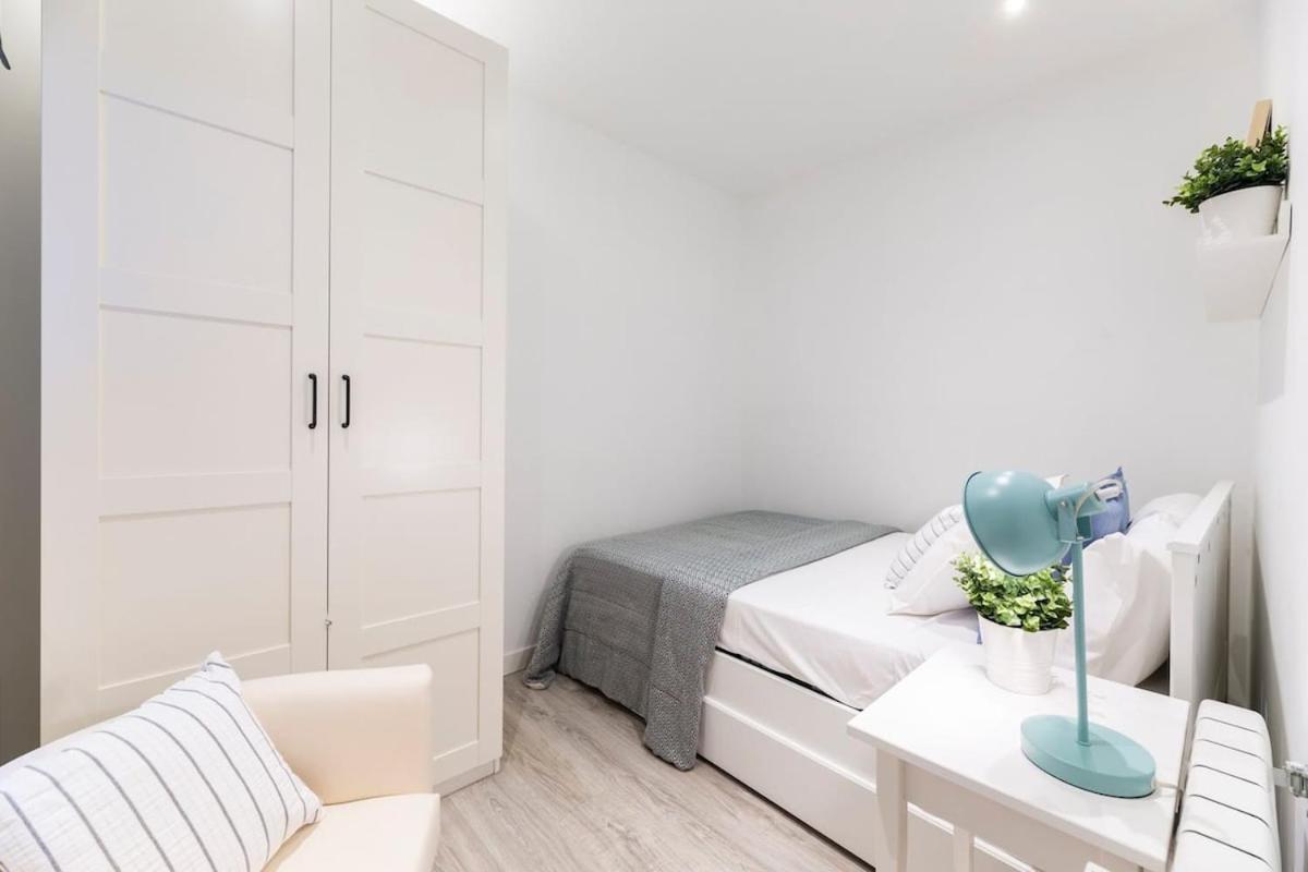 Encantador Apartamento Atocha Madrid Kültér fotó