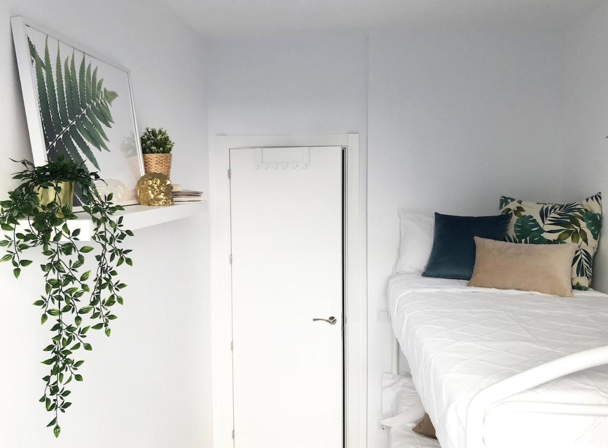 Encantador Apartamento Atocha Madrid Kültér fotó