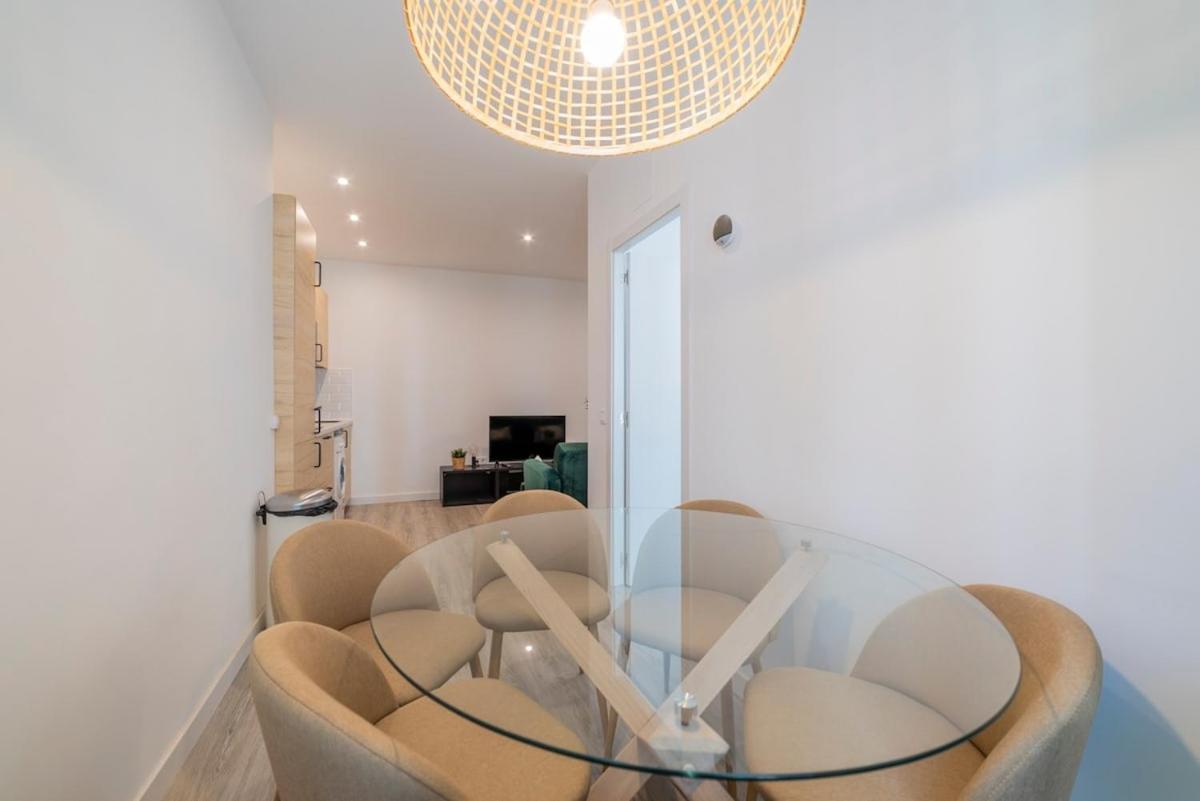 Encantador Apartamento Atocha Madrid Kültér fotó